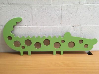 VERTBAUDET ALLIGATOR KROKODIL FOTORAHMEN HALTER SCHLAFZIMMER KINDERZIMMER 3ft6 11 BILDER