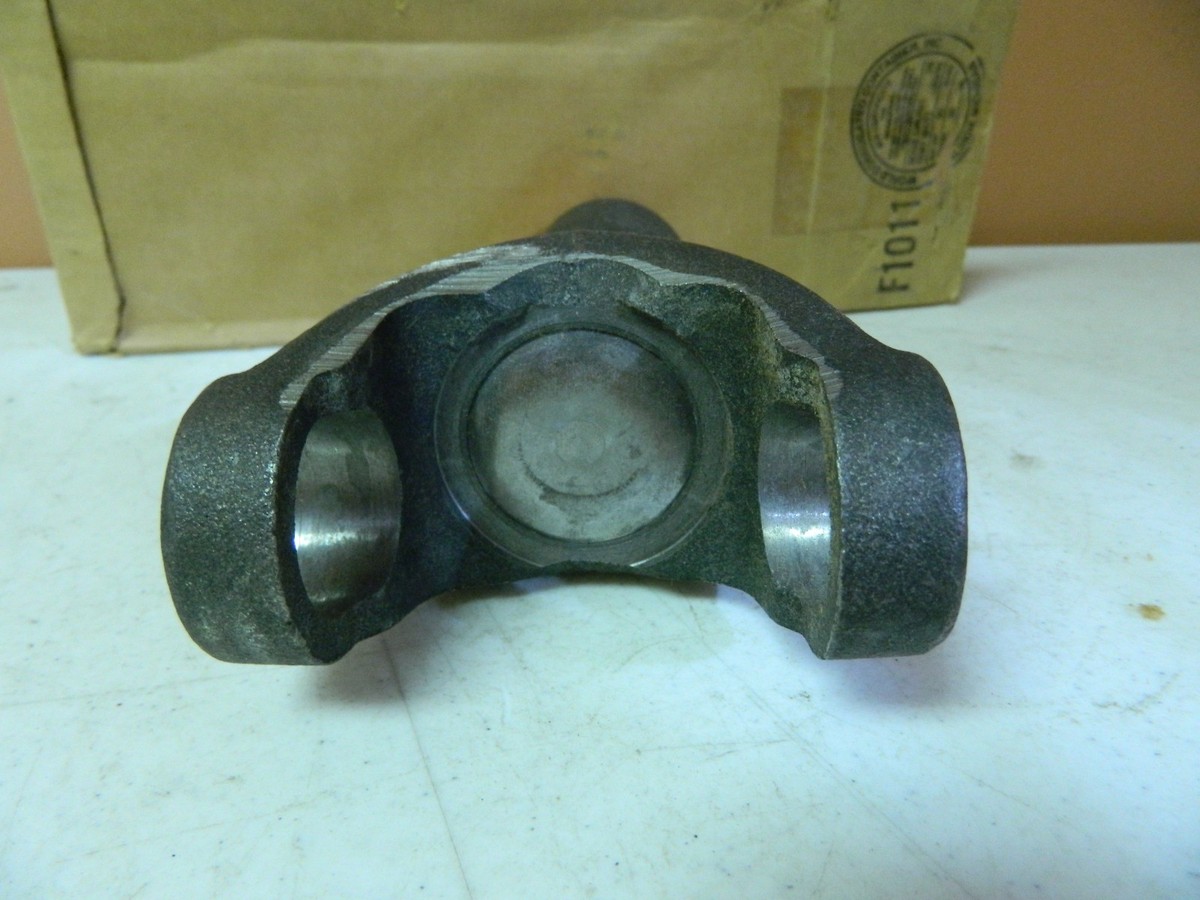 1999-2002 Ford F-250 F-350 Excursion Trans Slip Yoke Spicer