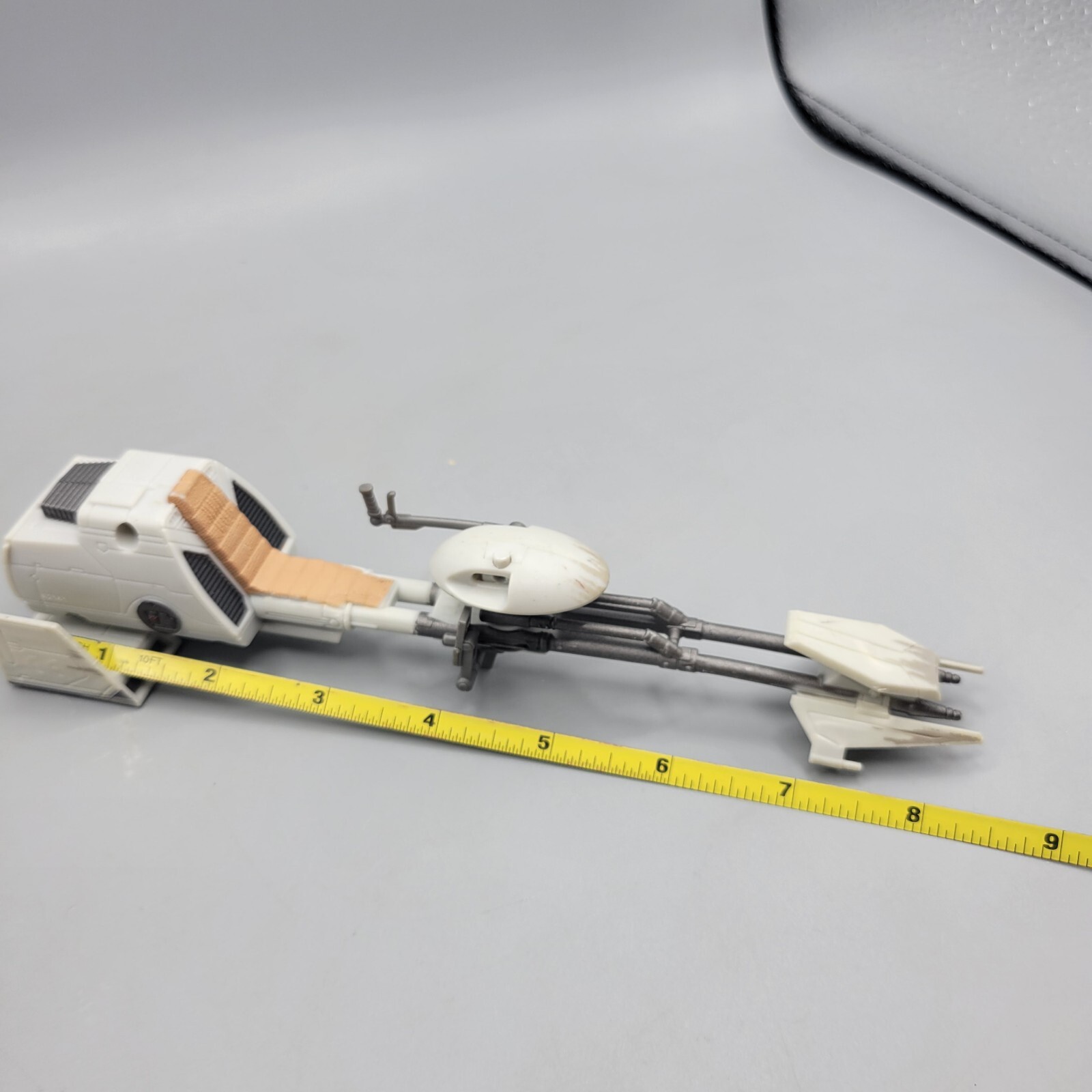 SPEEDER BIKE STAR WARS 8.5&rdquo; L  TOY BIKE (PRE-OWNED) 