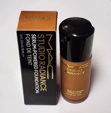 MAC NW43 Studio Radiance Serum Powered Foundation  
