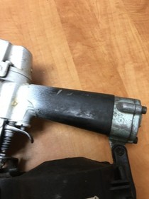 Hitachi  Coil Pneumatic  Nailer For Parts NV65A??