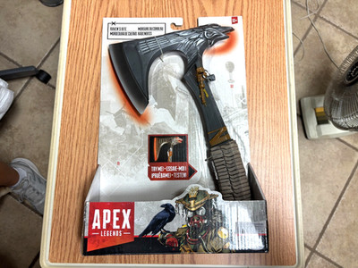 Apex Legends Raven's Bite Bloodhound Heirloom Official by Jakks Pacific NEW