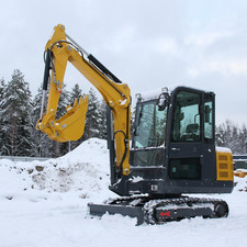 Free Shipping 3.5T Mini Excavator with Hydraulic Thumb 25HP Kubota Engine EPA