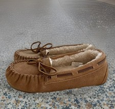 Minnetonka kids size 2 brown leather upper slipper with fury lining