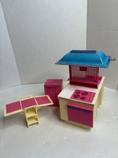 1984 BARBIE DREAM KITCHEN - Oven, Fridge, Folding Table