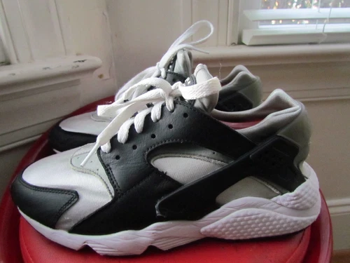NIKE AIR HUARACHE MEN'S WALKING SHOES SIZE 8