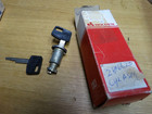 <!--F#f_0-->HOLDEN NOS TAIL GATE BARREL & KEY SET GENUINE GMH HR HK HT HG HQ HJ HX HZ WB<!--F/-->