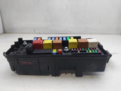 13205802 Caja Reles/Fusibles para OPEL VECTRA C BERLINA Elegance 2006 8560833 - Imagen 3 de 10