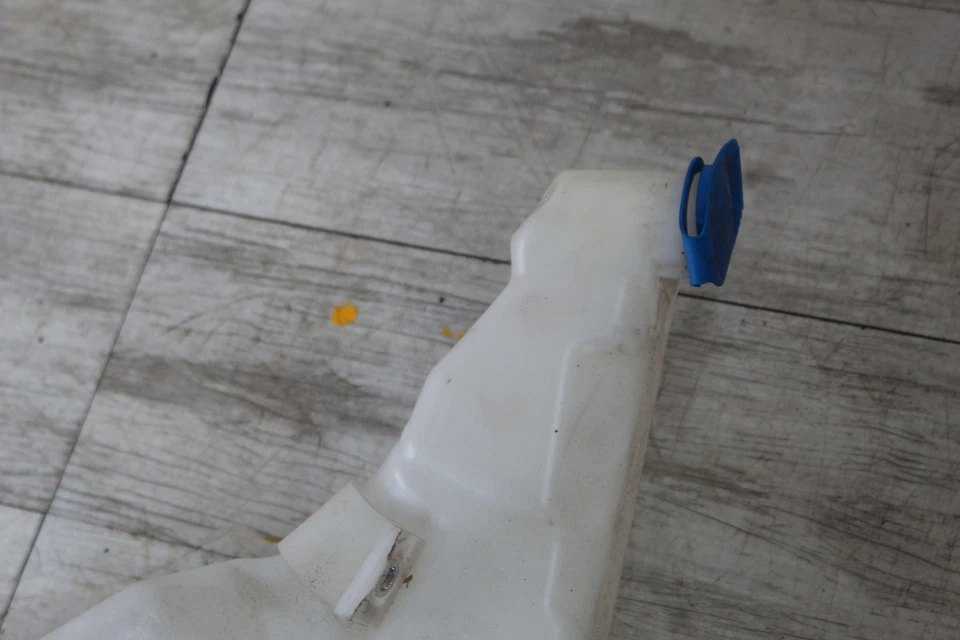 Washer Bottle AUDI S8 13 14 15 16 17 - Изображение 3 из 4