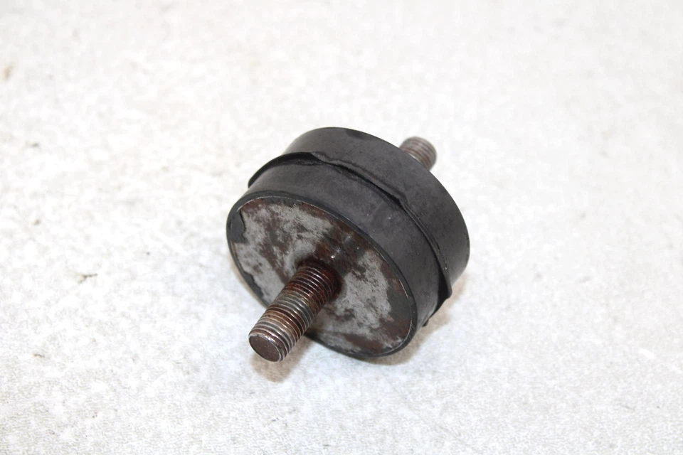 Amortiguador de montaje de motor de doble cara de goma fabricante original Polaris 3110028 Q1182 Foto 3 de 4