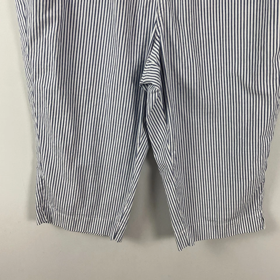 Quacker Factory Pull On 19" Stretch Seersucker Capri Pants Size 1X Blue White - Image 3 of 4