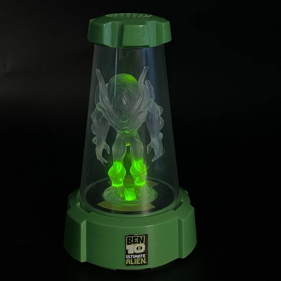 Фонарик Ben 10 Ultimate Редкий меняющийся персонаж свет 2009  - Изображение 3 из 4