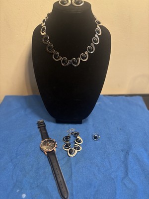 JEWELRY  BOX.  6  piece Set Rhinestone Design Earrings, Necklace Bracelet, Ring 