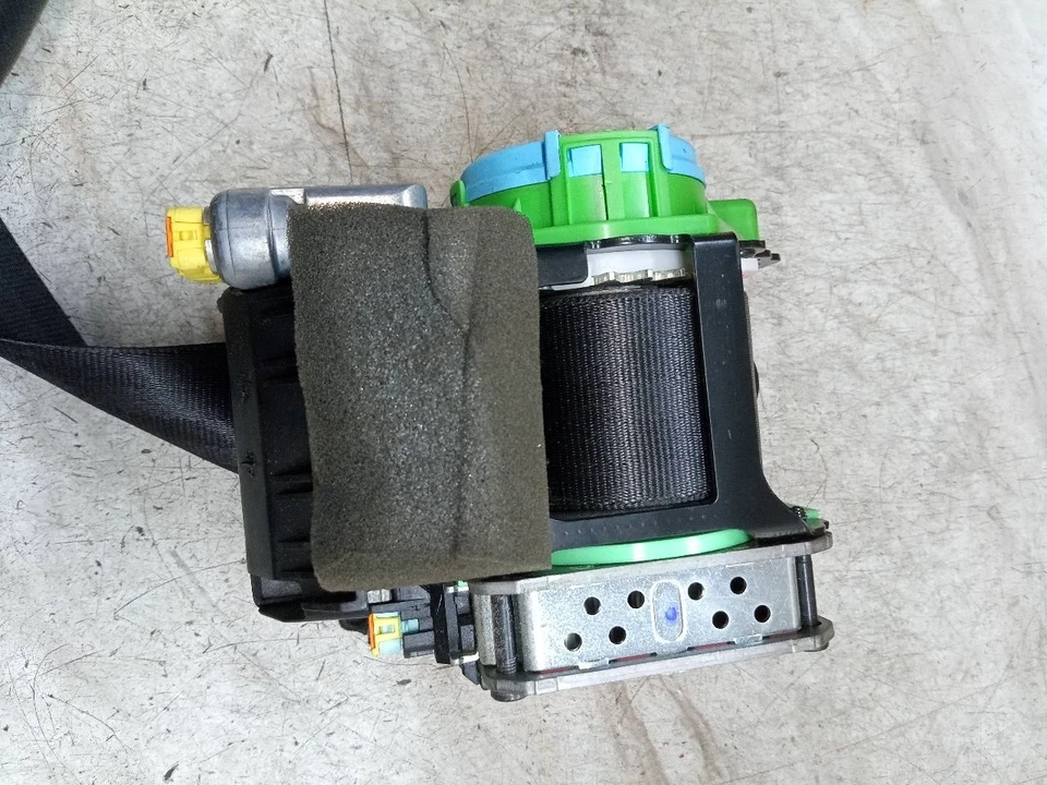 Used Front Right Seat Belt Front fits: 2010 Audi A4 Sdn bucket seat passenger re - Image 4 of 4