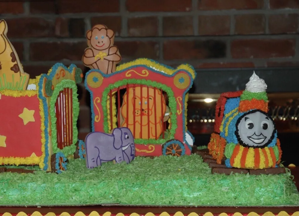 Train cake pan cheap