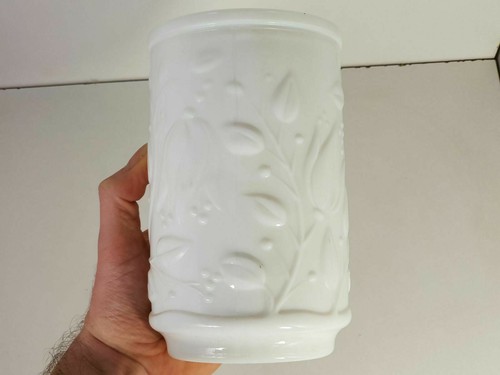 Joli pot ou vase en verre opaline blanche 17,4 cm ancien vintage années 50 / 60 - Picture 5 of 11