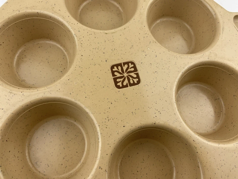 Vintage LittonWare Microwave Oven Cookware 6 Cupcake Muffin Pan 39284 1970's 5Z - Image 2 of 4