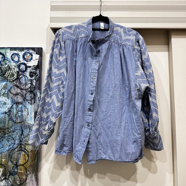 AND/OR Size 8 Blue Cotton Shirt Button Up Embroidery Detail Business Casual