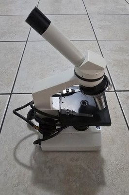 Nasco Brand Light Microscope With 3 Objectives Lens 