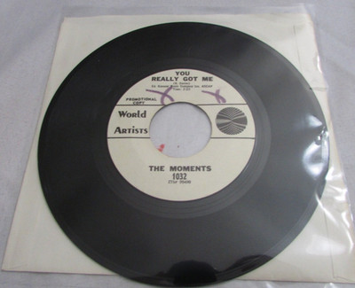 THE MOMENTS 1032 YOU REALLY GO ME /THE KINKS RARE 7'' 45 RPM VINYL VG R26