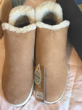 OluKai Pale Wai woman Tan Suede Shearling Lined Slip-On Slippers Size 10