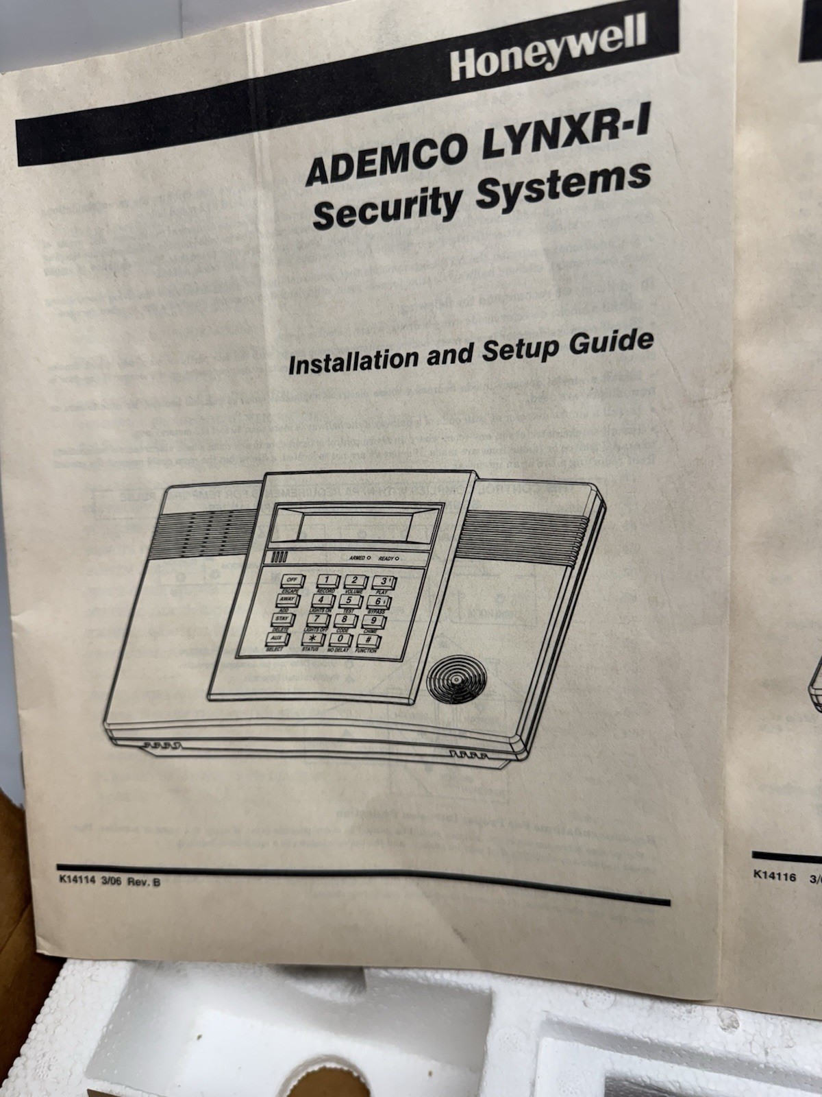 VINTAGE NOS Ademco Honeywell LYNXR-1 Security System