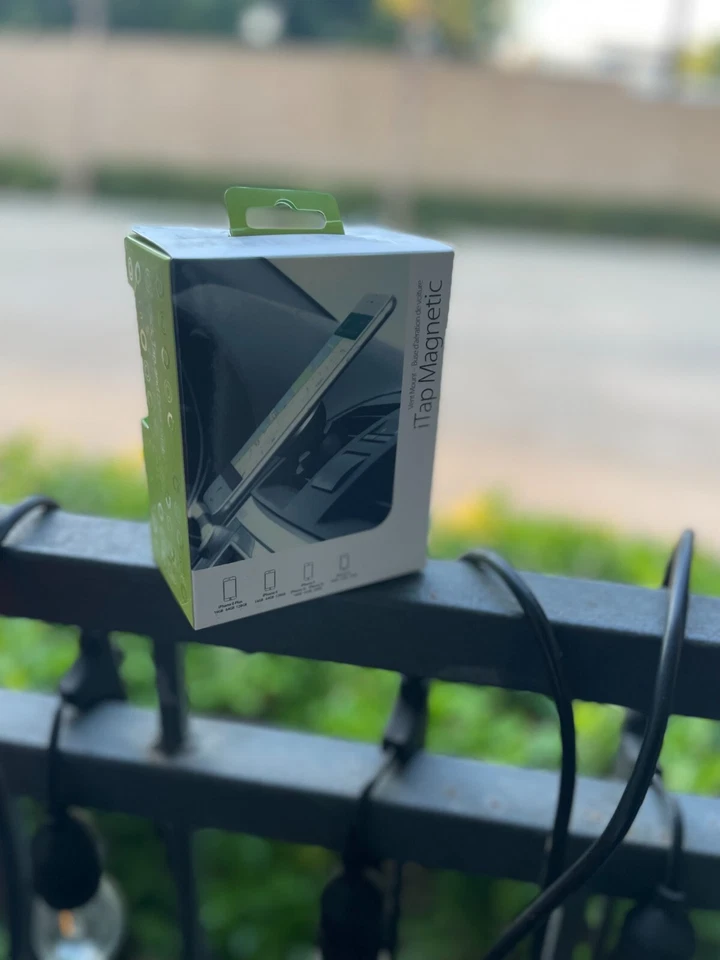 Soporte magnético de ventilación de aire iOttie ITAP - Soporte universal para teléfono automóvil Foto 3 de 3