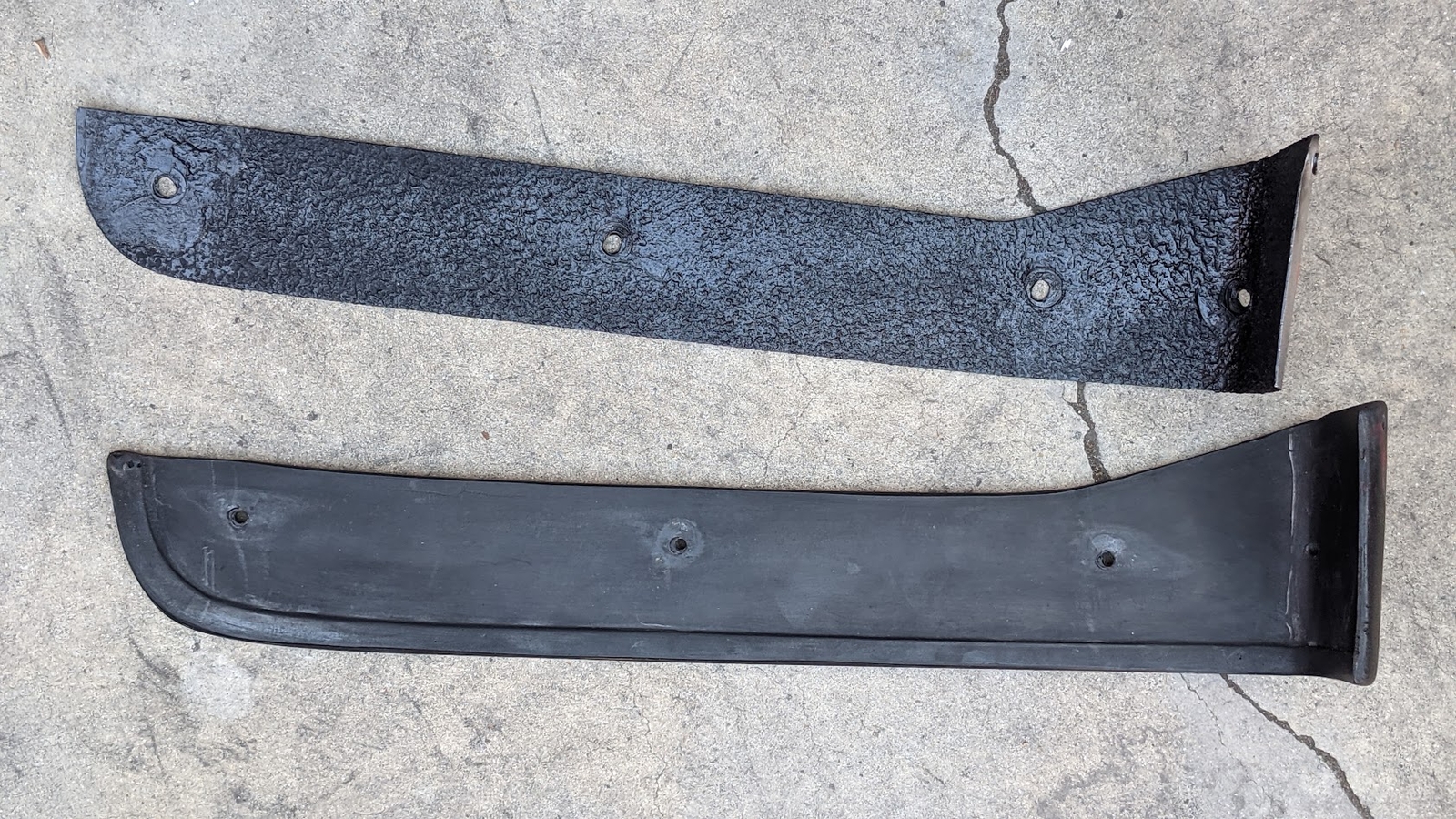 FERRARI 308 GTSi REAR BUMPER USA MODEL LEFT GUARD MOULDING EYEBROW