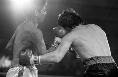 Ray Mancini Lands A Left Jab V Johnny Torres Old Boxing Photo