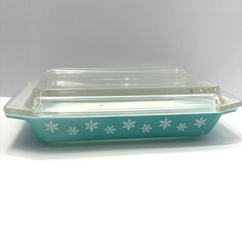 Vintage Pyrex Blue w/ White Snowflakes Covered Casserole Dish 1-1/4 Qt. With Lid