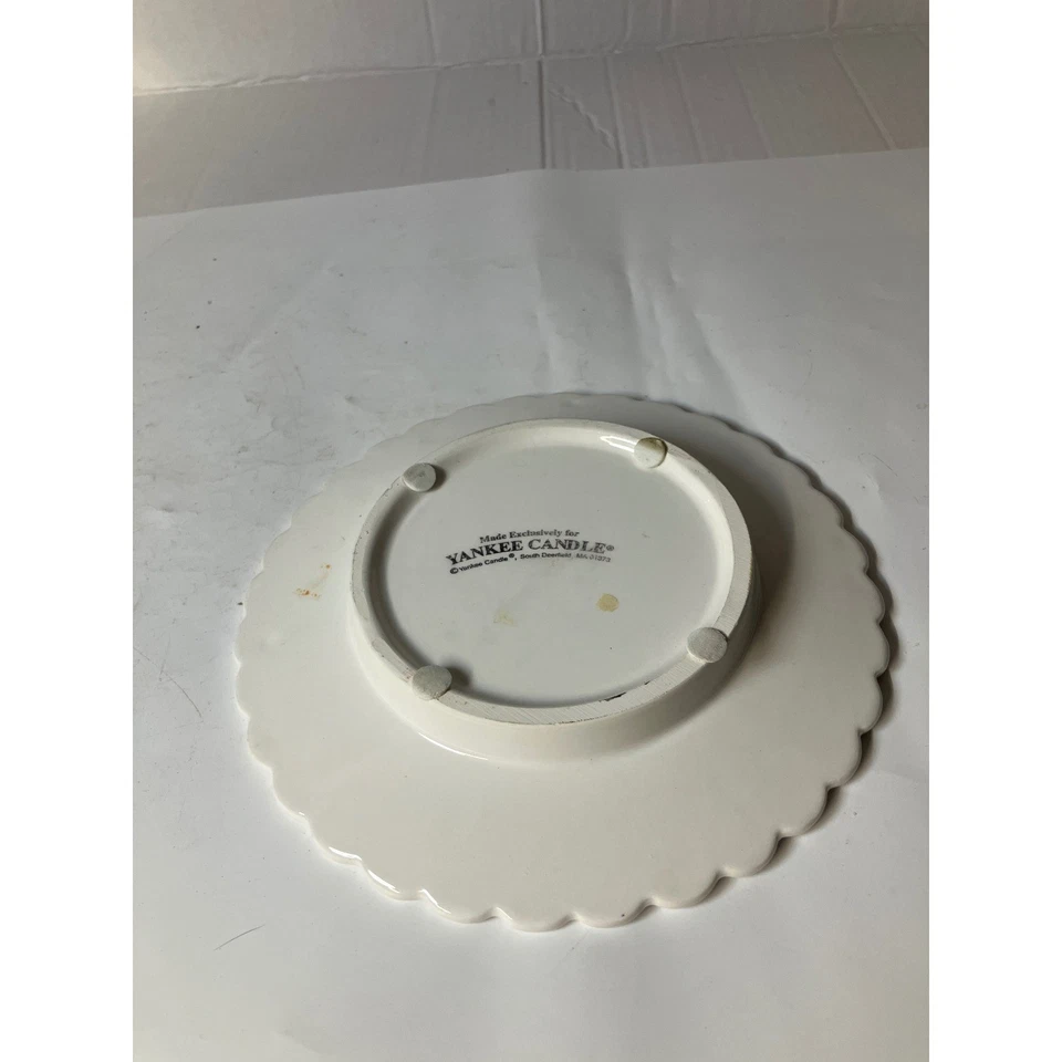 Yankee Vela Floral Plato Flores Uvas Repujado Exhibición Decorativa Foto 2 de 4