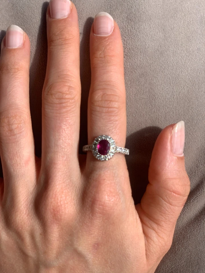 anillo de oro blanco con rubi y diamantes - Imagen 4 de 4