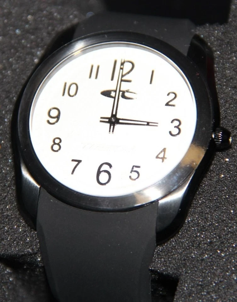 Reloj Chronotech de diseñador europeo para hombre / Precio de venta sugerido por el fabricante $860.00 (solo cara blanca) Foto 2 de 4