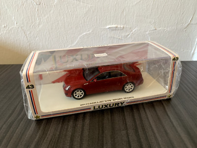 Luxury Collectibles 2011 Cadillac CTS Sport Sedan US Modellauto 1:43 OVP RAR USA