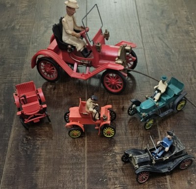 Vintage Revell Maxwell Auto Pull and Small Cars- Lot of 5 