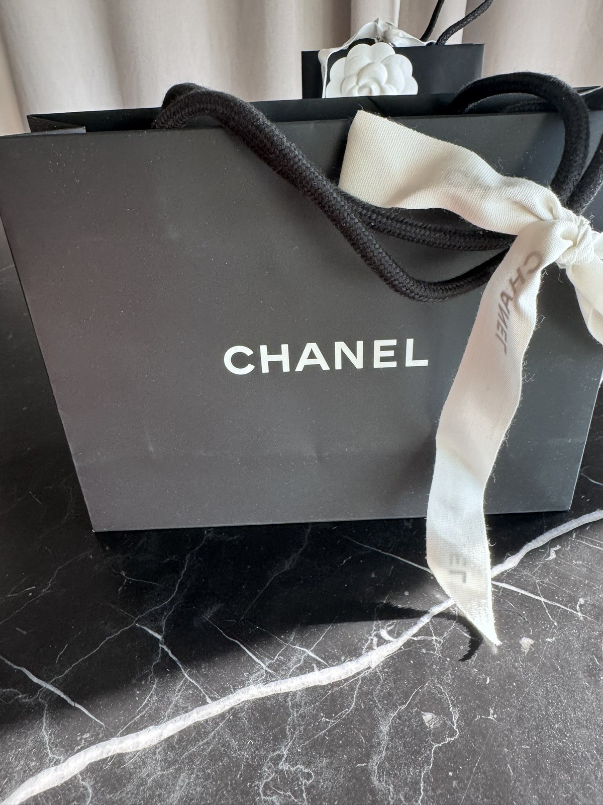 Chanel Empty Bag duo with ribbon And Flower. thumbnail 8