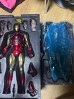 Hot Toys Iron Man Mark 85 Battle-Damaged Deluxe Version 4895228602534