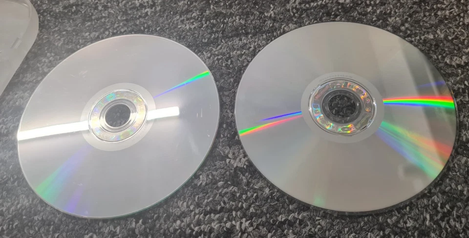 Microsoft Windows 7 Ultimate 32bit And 64bit Discs With Product Key - Image 4 of 4