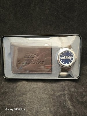 SEATTLE SEAHAWKS  SPARO WALLET & WATCH SET FOOTBALL NFL NEEDS BATTERY NEW
