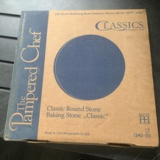 Pampered Chef 13 Round Flat Pizza Baking Stoneware Stone New With Scaper