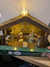 HOLIDAY TIME 012-5889W PORCELAIN/WOOD NATIVITY SCENE 8PC W/LIGHTS 11x4x7" - NEW!