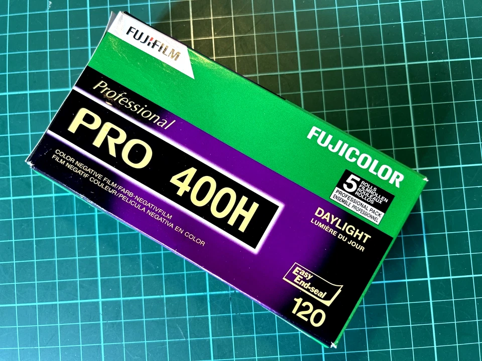 1 x Box of Fuji Pro 400H. Contains 5 x 120 films - Frozen from new. - Image 2 of 4