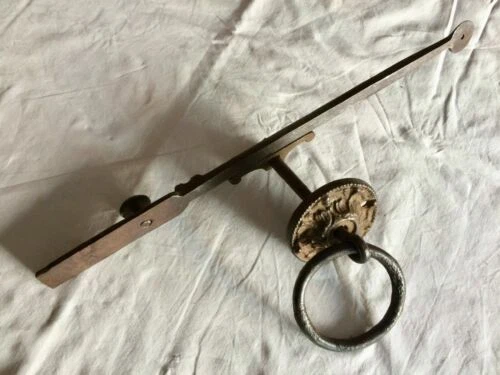 Portes anciennes et serrurerie poignées en fer forgé