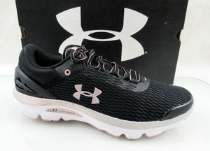 tenis para corrida preto feminino