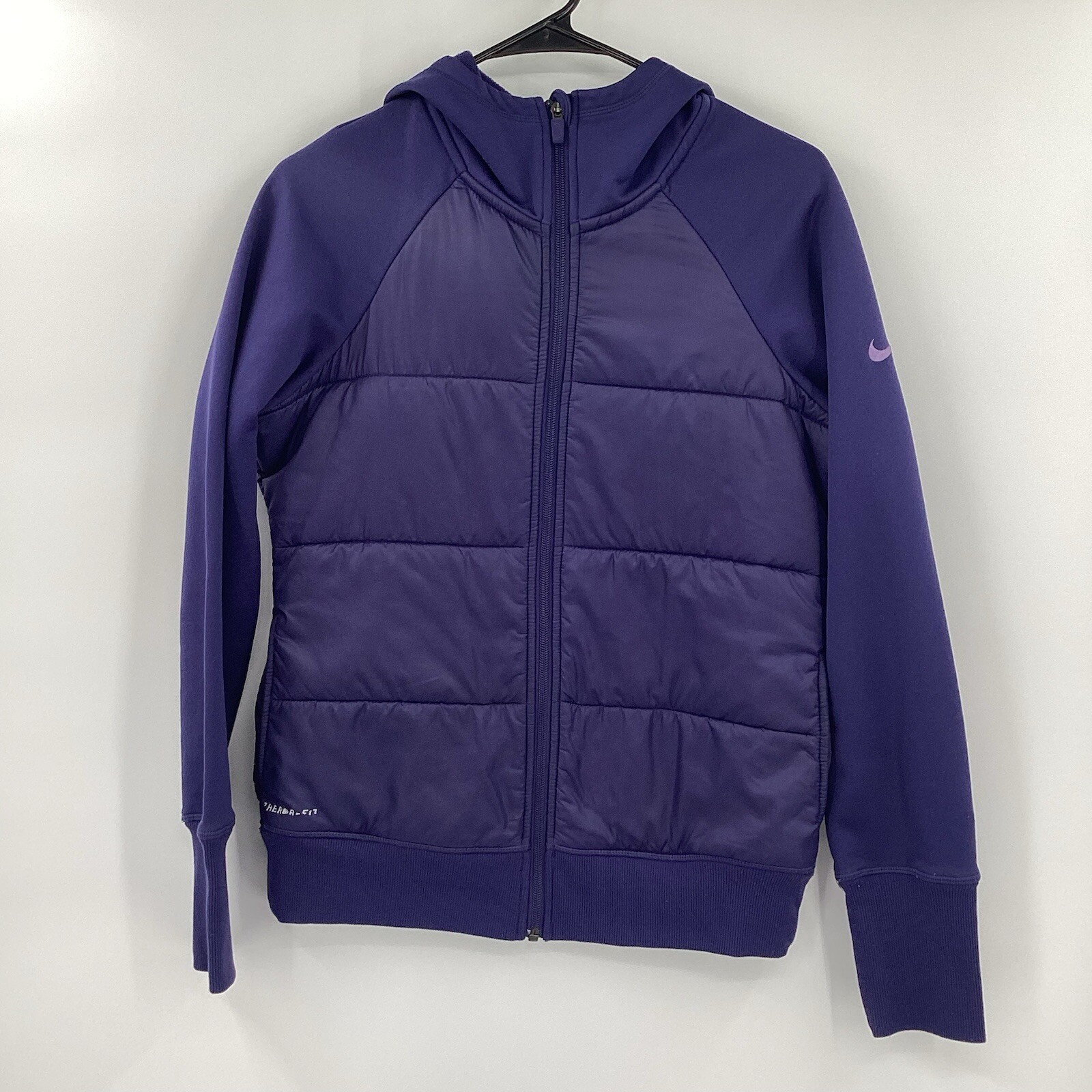 SACAI X NIKE Felpa donna Nike Puffer Therma Fit giacca con cappuccio e zip intera viola media
