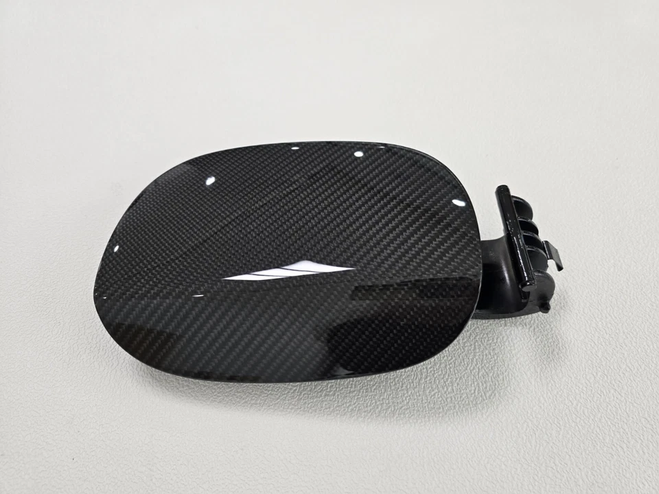 CF FIBRA CARBONO PUERTA COMBUSTIBLE / PUERTA GASOLINA 11 12 13 14 15 16 17 GENESIS CUPÉ Foto 4 de 4