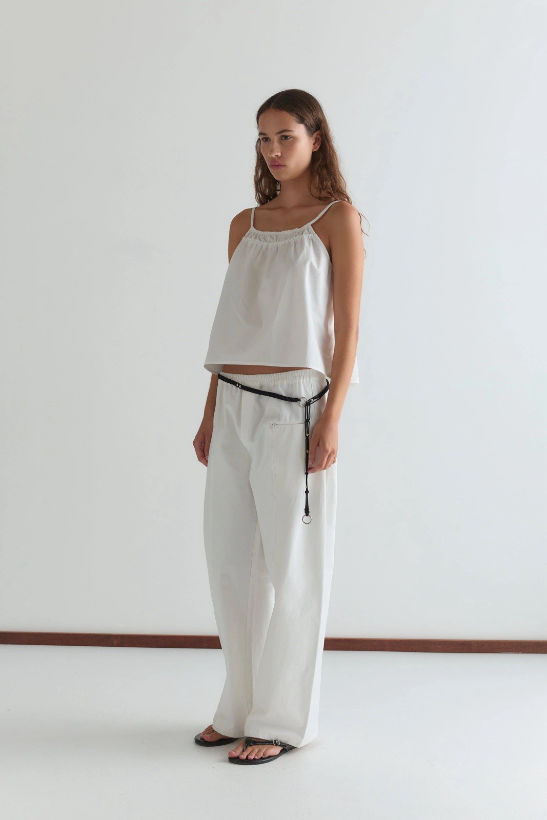 EUC $235 DEIJI STUDIOS Pleat Pant White M Barrel Leg Cropped