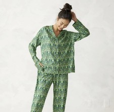 Wicked Vera Bradley Long Sleeved Pajama Set Women  s XL NWT