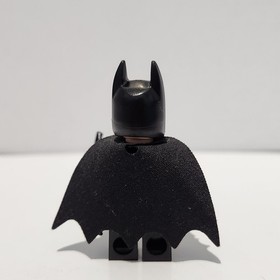 LEGO Batman yellow belt minifigure LEGO DC Comics Super Heroes 10737 76011 76013