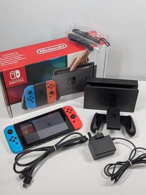 Boxed Nintendo Switch Konsole Bundle + Dock + 64GB SD + Kabel - Top Zustand